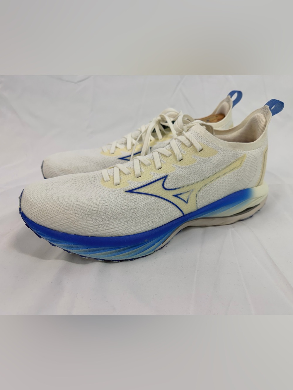 Mizuno Wave NEO Performance Running Shoes - used 2x only…..